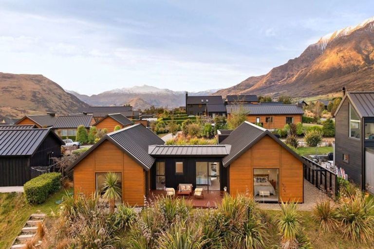 Photo of property in 24 Mckellar Drive, Jacks Point, Queenstown, 9371