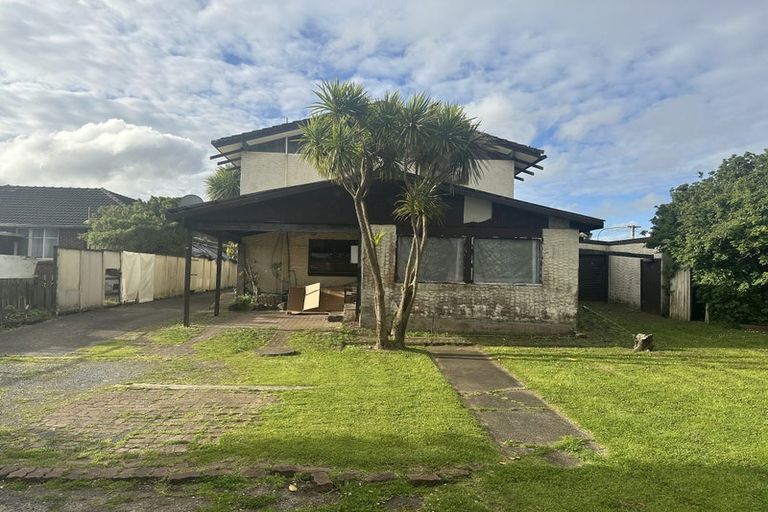 Photo of property in 12 Miller Road, Mangere Bridge, Auckland, 2022