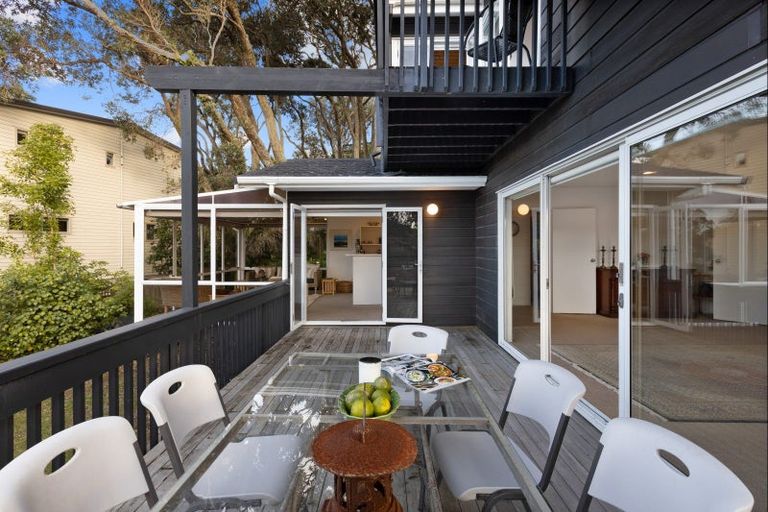 Photo of property in 31 Ocean View Road, Hatfields Beach, Orewa, 0931