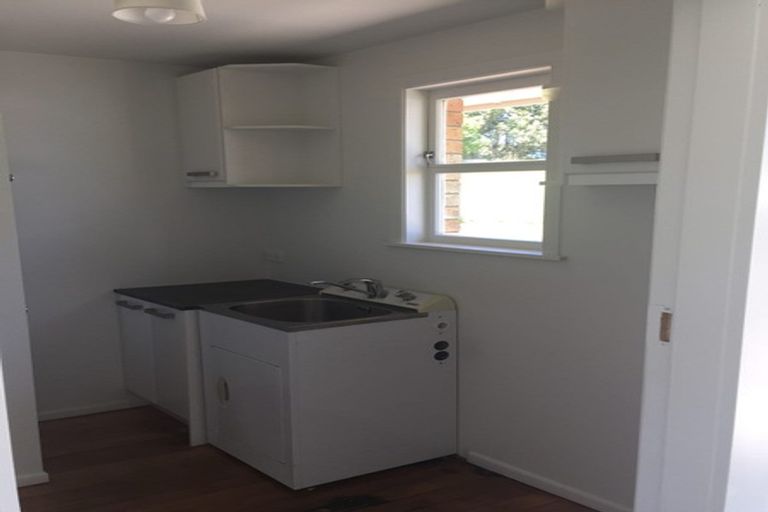 Photo of property in 11 Burrow Road, Pukekohe, 2120