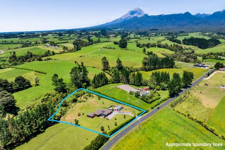 Photo of property in 1347 Carrington Road, Hurworth, New Plymouth, 4371