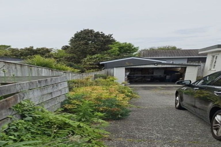 Photo of property in 43 Martin Road, Paraparaumu Beach, Paraparaumu, 5032