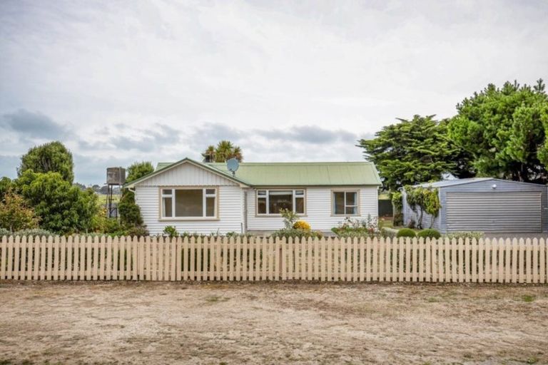Photo of property in 24 Harleston Road, Sefton, Rangiora, 7477