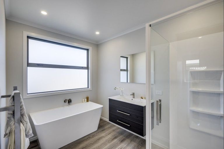 Photo of property in 18 Whangaehu Place, Te Awa, Napier, 4110