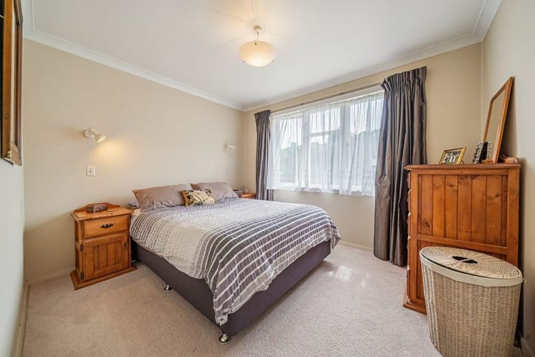 Photo of property in 4 Birch Grove, Pinehaven, Upper Hutt, 5019