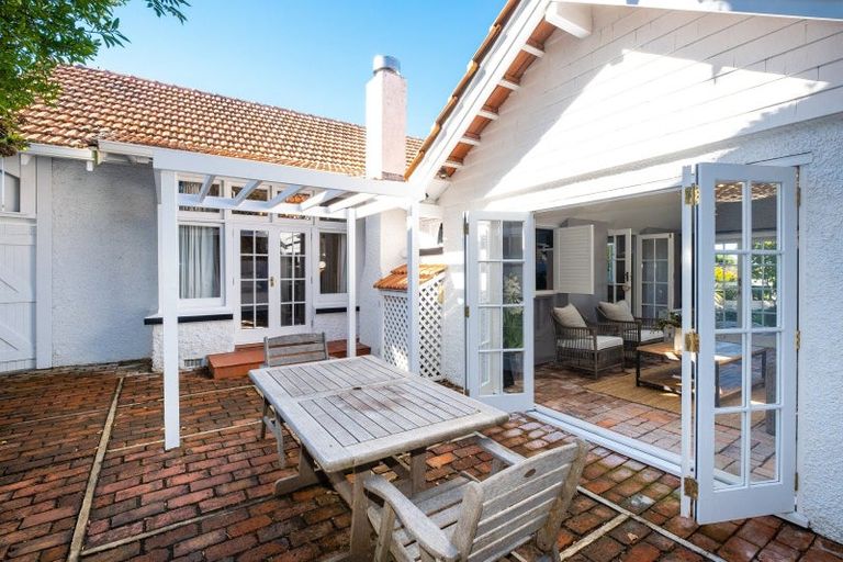 Photo of property in 7 Cobden Lane, Bluff Hill, Napier, 4110