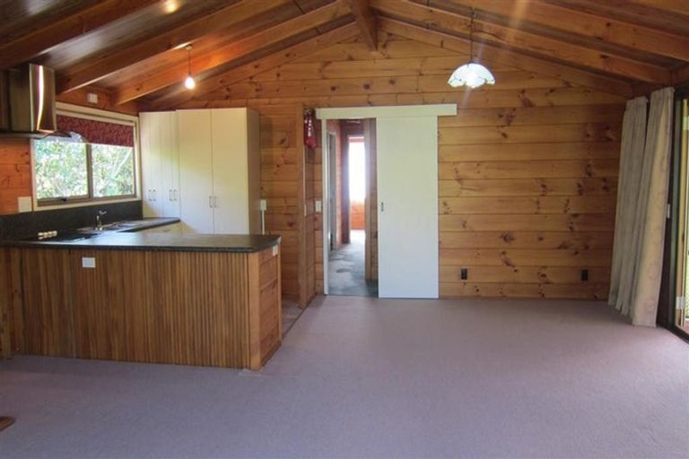 Photo of property in 194 Te Moana Road, Waikanae, 5036