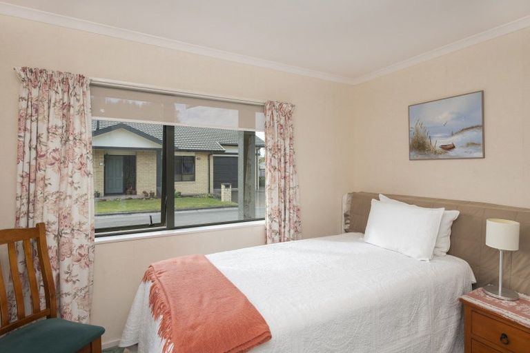 Photo of property in 4 Coulston Place, Riverdale, Gisborne, 4010