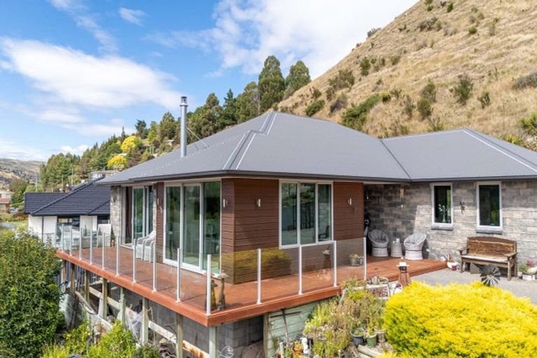 Photo of property in 9 Selkirk Street, Roxburgh, 9500