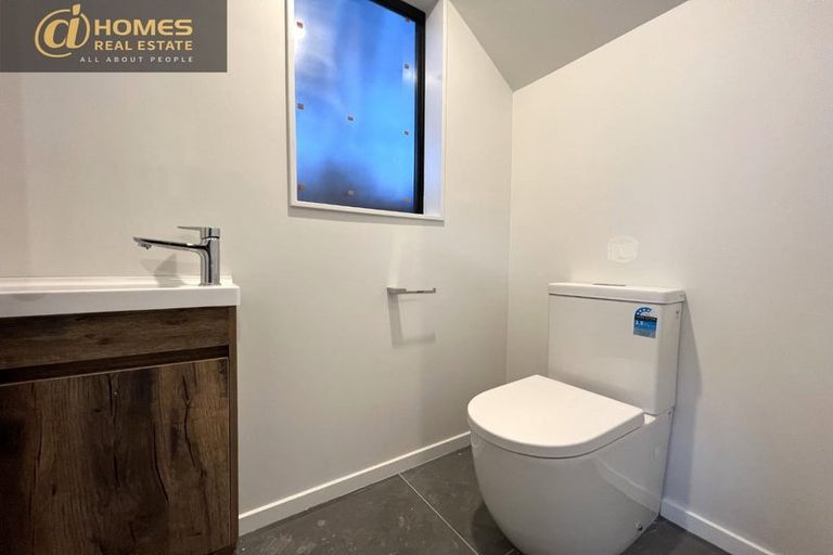 Photo of property in 3e Penfold Place, Henderson, Auckland, 0610