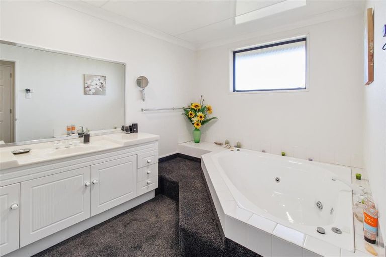 Photo of property in 6 Exeter Street, Waimate, 7924