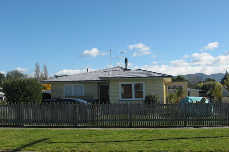 Photo of property in 14 Augustus Street, Carterton, 5713