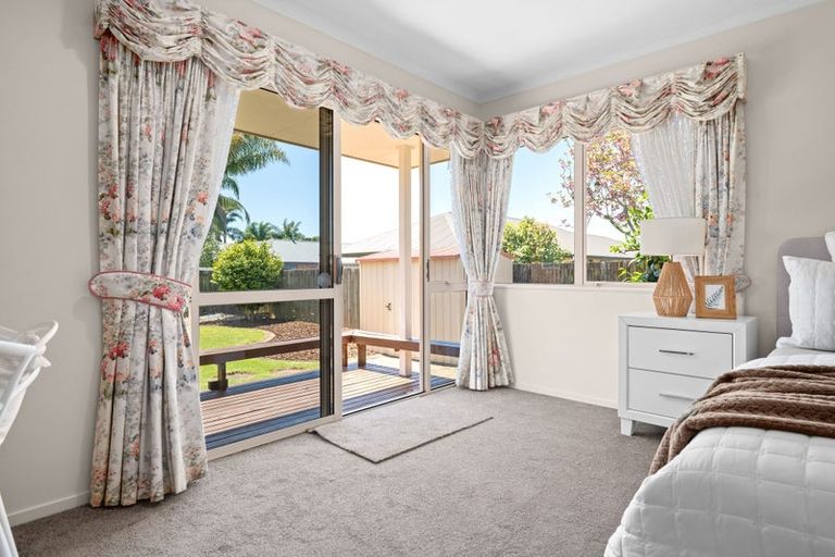 Photo of property in 22 Cairns Crescent, Rototuna, Hamilton, 3210