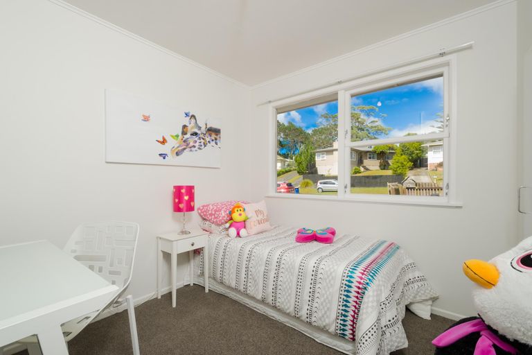 Photo of property in 1/29 Glendene Avenue, Glendene, Auckland, 0602
