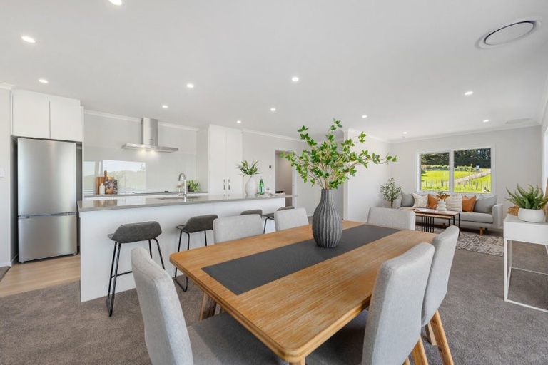 Photo of property in 30 Henderson Street, Kimbolton, 4774