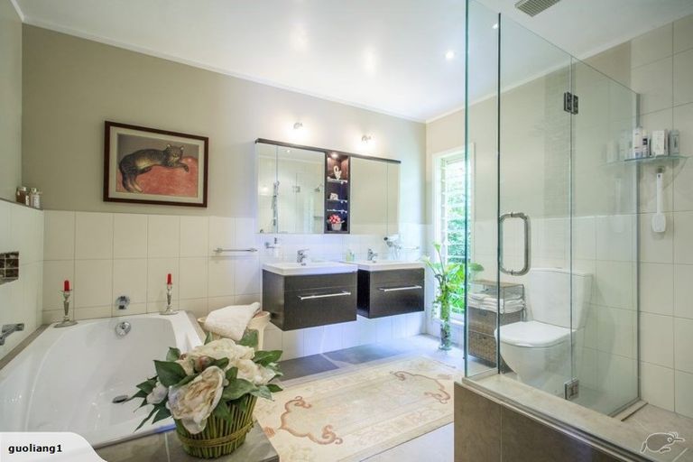 Photo of property in 68 Meadowvale Avenue, Forrest Hill, Auckland, 0620