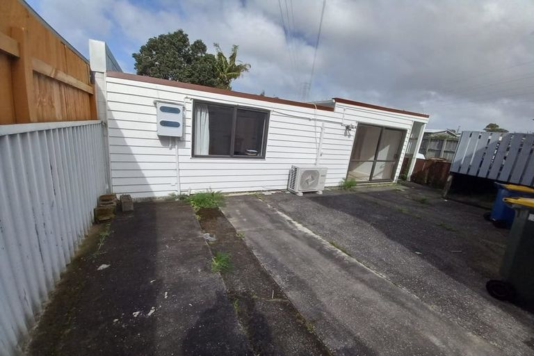 Photo of property in 114 Cobham Crescent, Kelston, Auckland, 0602
