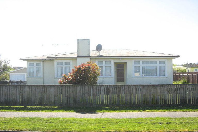 Photo of property in 13 Potaka Street, Marton, 4710