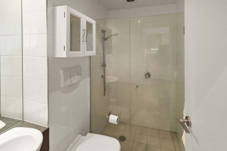 Photo of property in Sanctum Apartments, 33/10a Ebor Street, Te Aro, Wellington, 6011