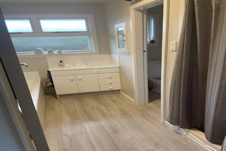 Photo of property in 145 Wairakei Road, Bryndwr, Christchurch, 8053