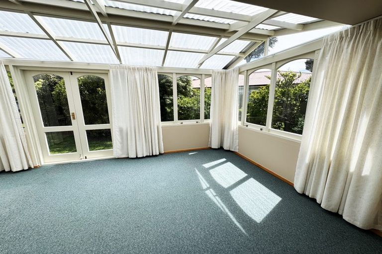 Photo of property in 16 Geelong Place, Burnside, Christchurch, 8053