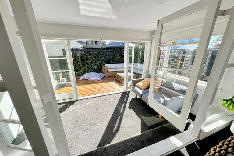 Photo of property in 1/155 Weston Road, St Albans, Christchurch, 8052