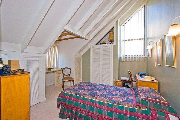 Photo of property in 28 Puawai Place, Northcote, Auckland, 0627