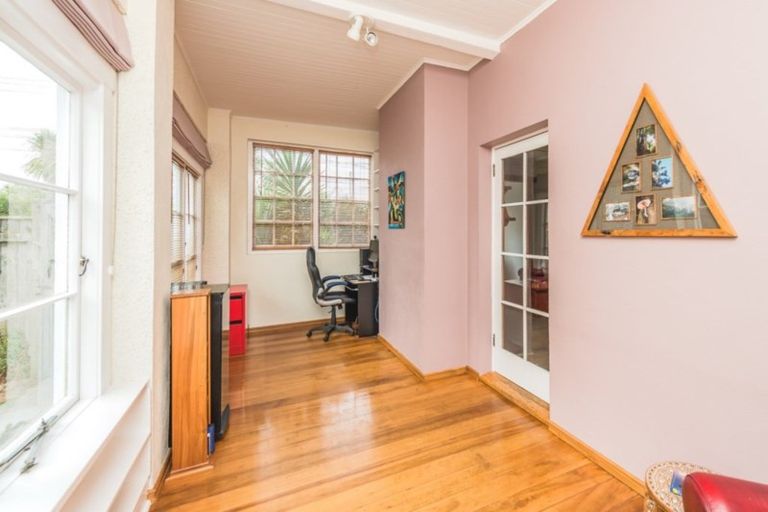 Photo of property in 12 Cambridge Street, Gonville, Whanganui, 4501