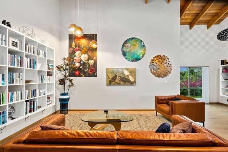 Photo of property in 32 Seacrest Drive, West Harbour, Auckland, 0618