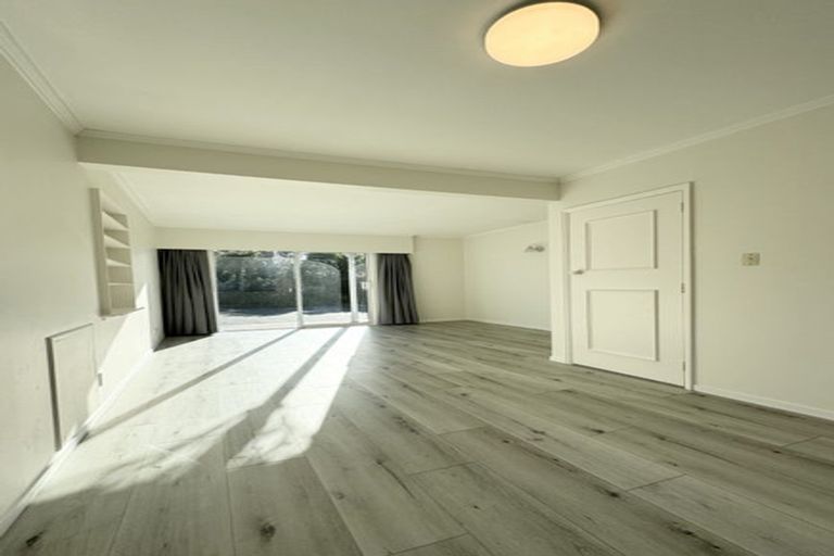 Photo of property in 25 Aberdeen Road, Castor Bay, Auckland, 0620