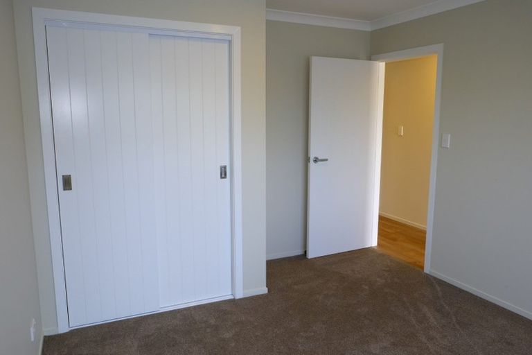 Photo of property in 2/19 Collins Avenue, Tawa, Wellington, 5028