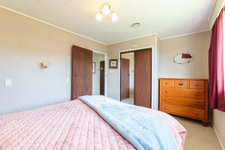 Photo of property in 13 Victoria Avenue, Dannevirke, 4930