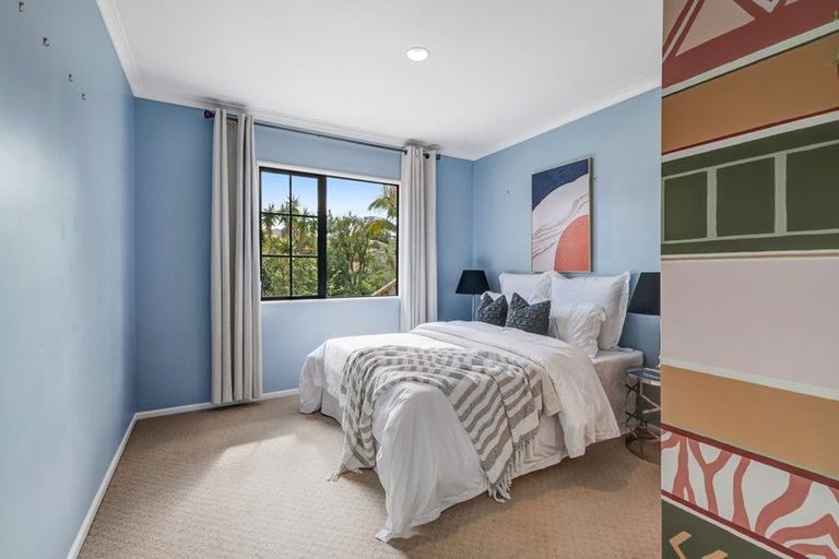 Photo of property in 2/20 Greta Place, Stanmore Bay, Whangaparaoa, 0932