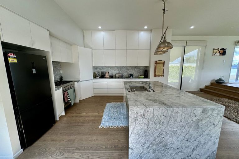 Photo of property in 62 The Terrace, Herald Island, Auckland, 0618