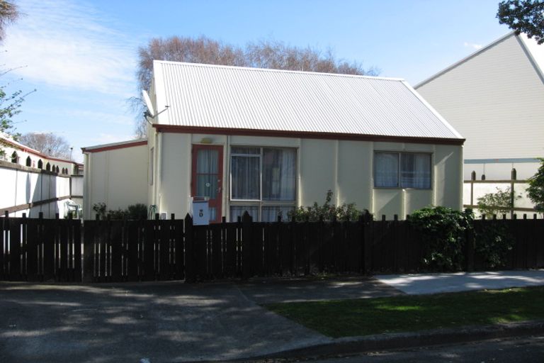 Photo of property in 10d Russell Street, Waterloo, Lower Hutt, 5011