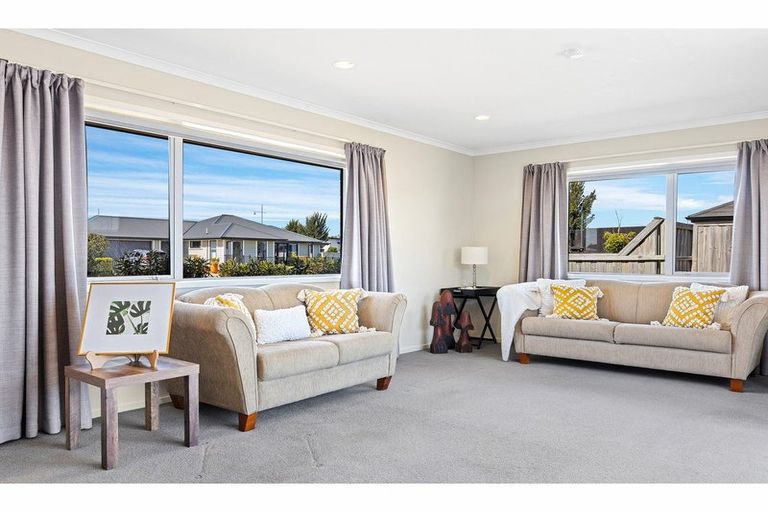 Photo of property in 17 Pakohe Street, Pegasus, 7612