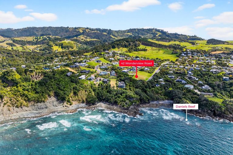 Photo of property in 42 Wonderview Road, Leigh, 0985