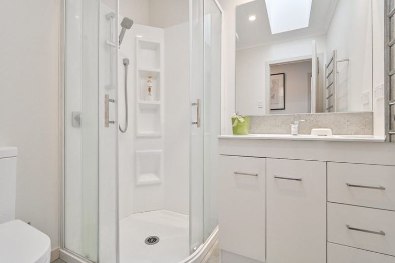 Photo of property in 1a Amanda Place, Mayfair, Hastings, 4122