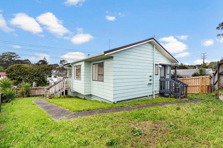 Photo of property in 49 Meadowvale Rise, Titirangi, Auckland, 0604