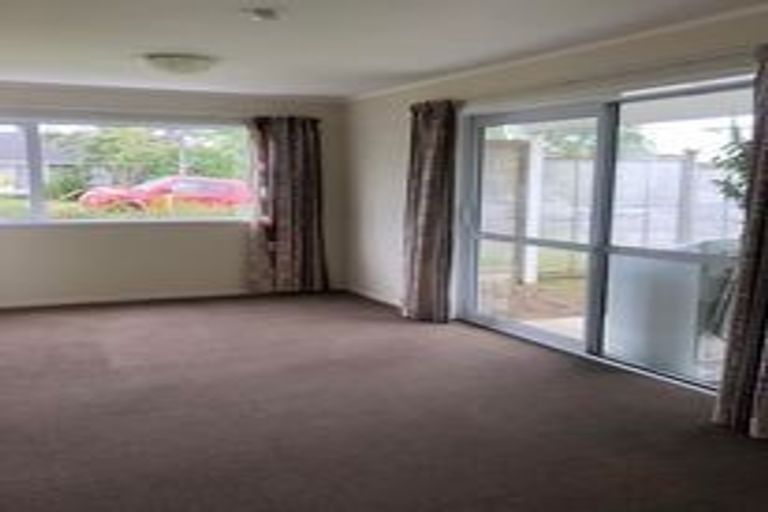 Photo of property in 1/36 Exmouth Road, Northcote, Auckland, 0627