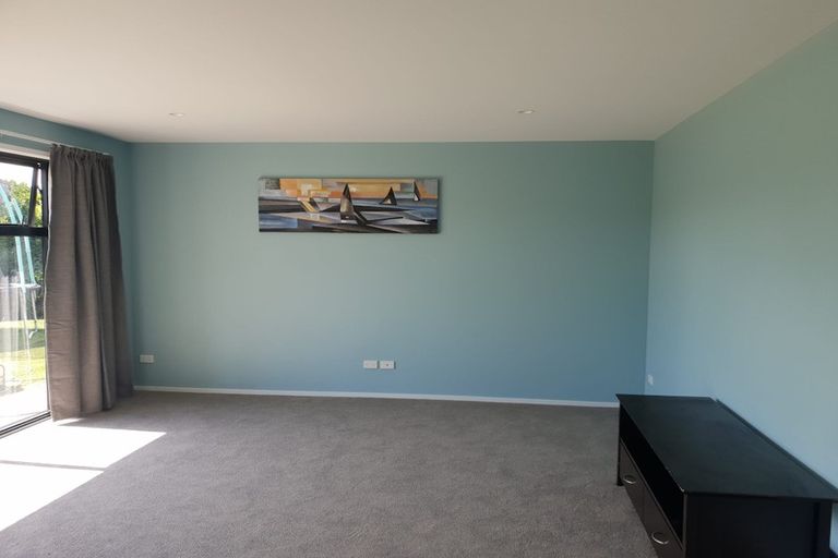 Photo of property in 1a Links Drive, Waiwhakaiho, New Plymouth, 4312