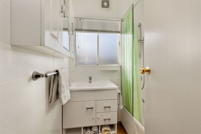 Photo of property in 8 Matthews Road, Wainuiomata, Lower Hutt, 5014