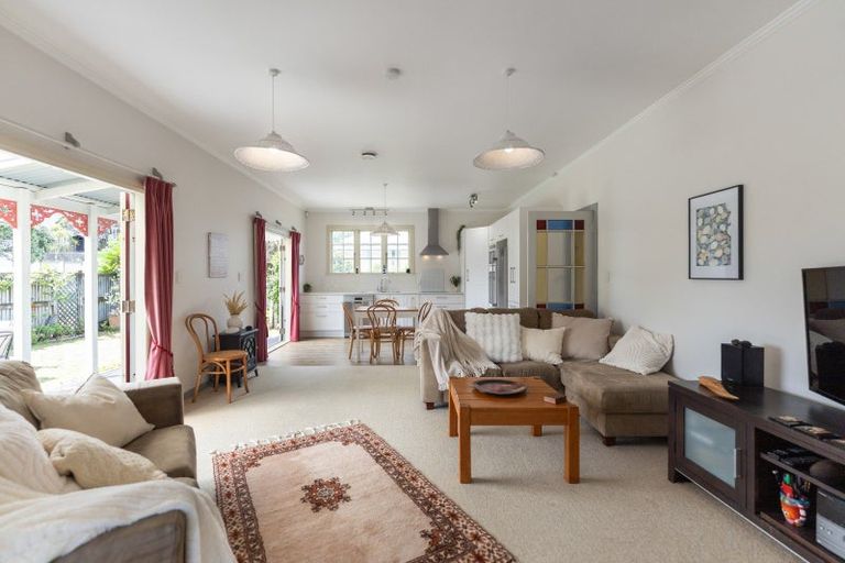 Photo of property in 1 Eruini Street, Waikanae Beach, Waikanae, 5036