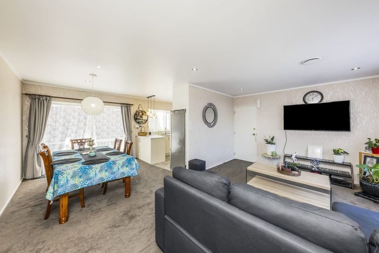 Photo of property in 5a Charisma Place, Randwick Park, Auckland, 2105