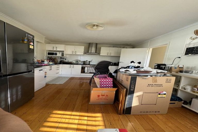 Photo of property in 1/172 Forrest Hill Road, Forrest Hill, Auckland, 0620