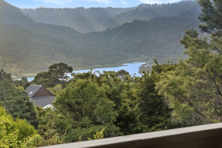 Photo of property in 6 Victory Road, Laingholm, Auckland, 0604