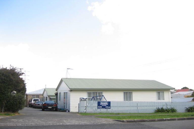 Photo of property in 2/35 Takanini Road, Takanini, 2112