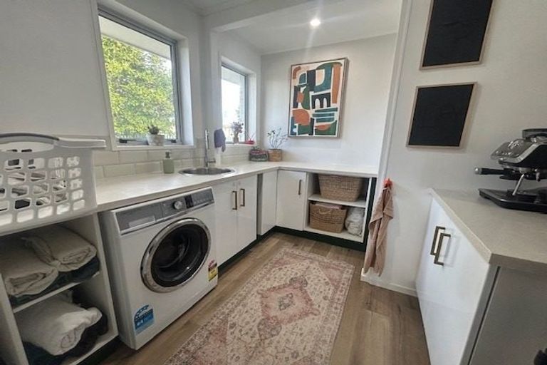 Photo of property in 30 Dewe Avenue, Feilding, 4702