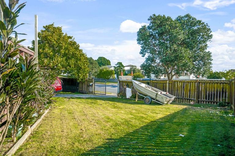 Photo of property in 176 Finlayson Avenue, Clendon Park, Auckland, 2103