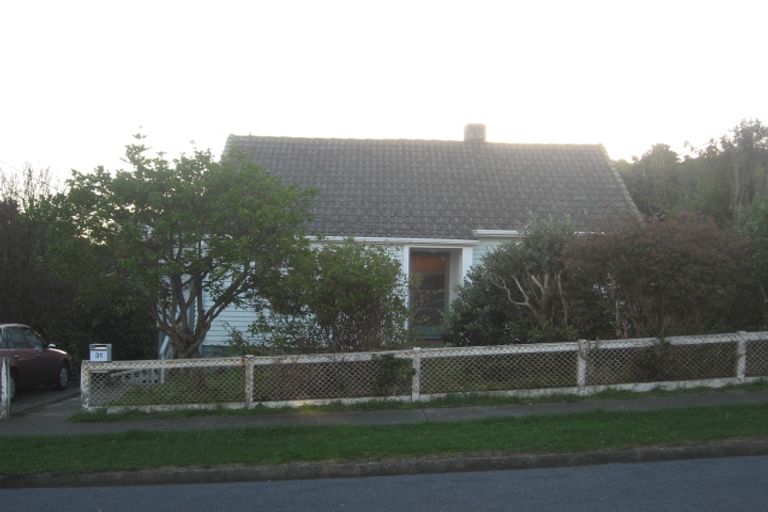Photo of property in 31 Jillett Street, Titahi Bay, Porirua, 5022